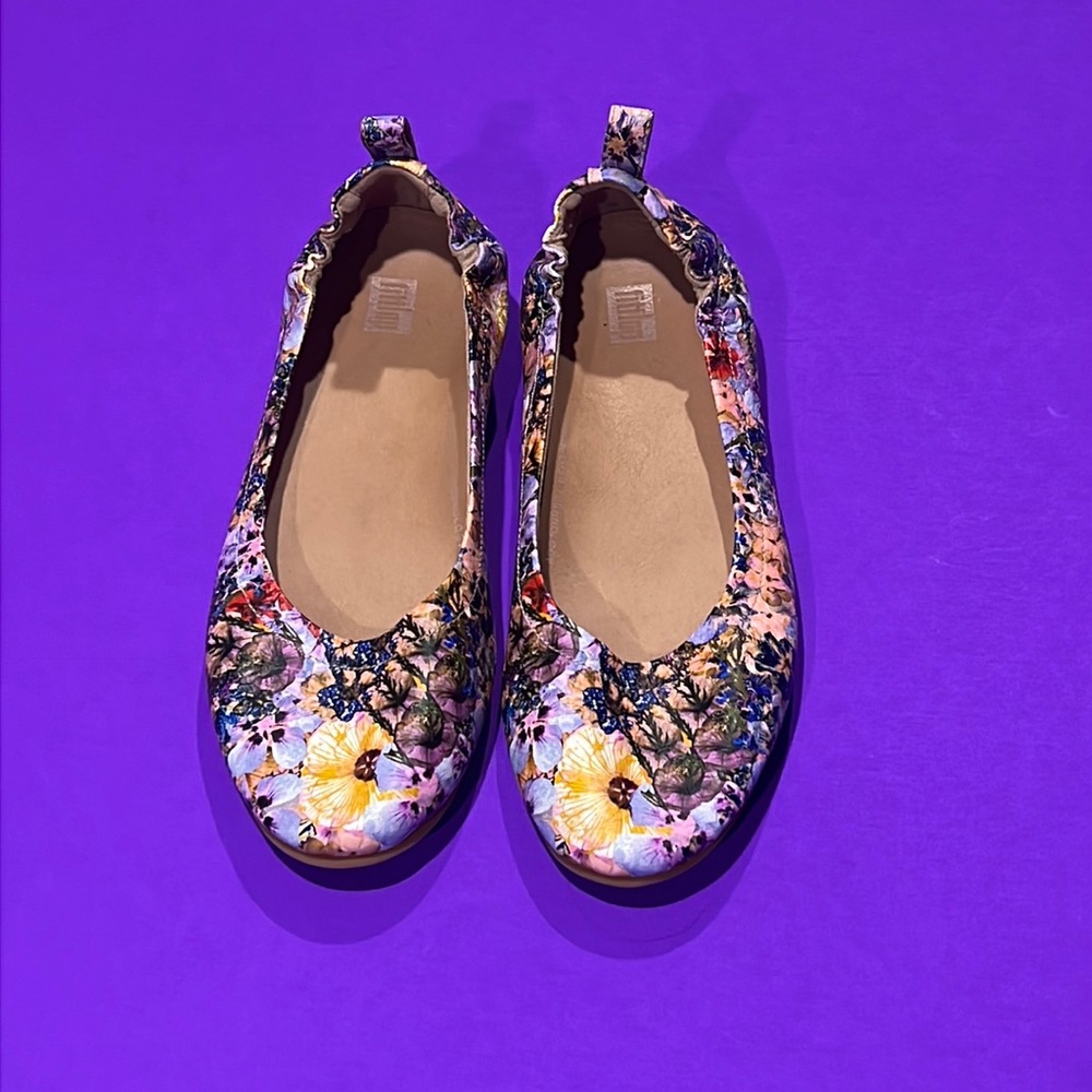 Fit Flop Floral Flats - size 8